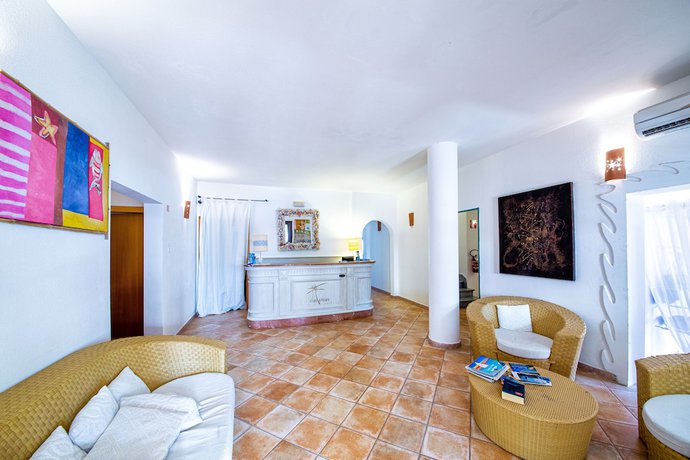 Imagen de los interiores del Hotel Hotel Il Faro di Molara. Foto 19