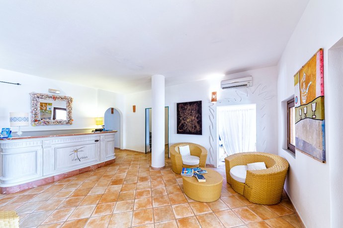 Imagen de los interiores del Hotel Hotel Il Faro di Molara. Foto 20