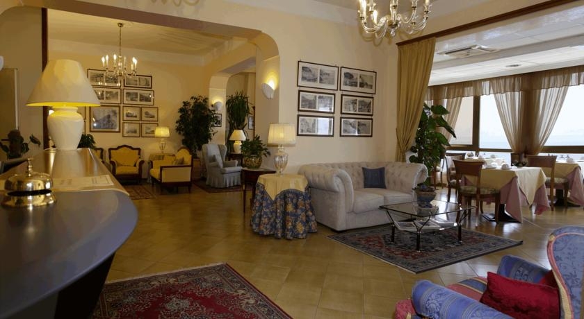 Imagen de los interiores del Hotel Hotel Il Nido. Foto 5