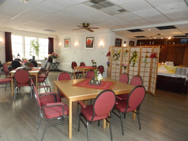 Imagen del bar/restaurante del Hotel Hotel Irene. Foto 4