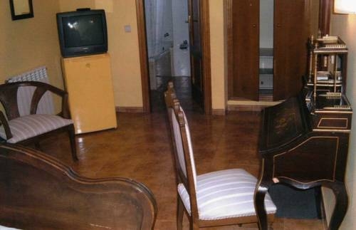 Imagen de los exteriores del Hotel Hotel Iris, Eliana. Foto 10