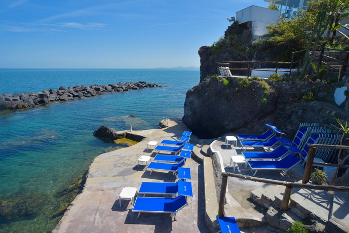 Imagen de los exteriores del Hotel Hotel Italia - Beach Club. Foto 13