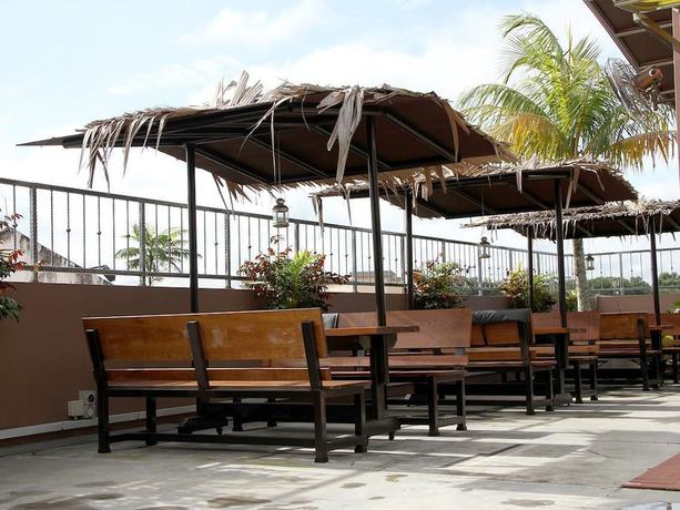 Imagen del bar/restaurante del Hotel Hotel JSL. Foto 3