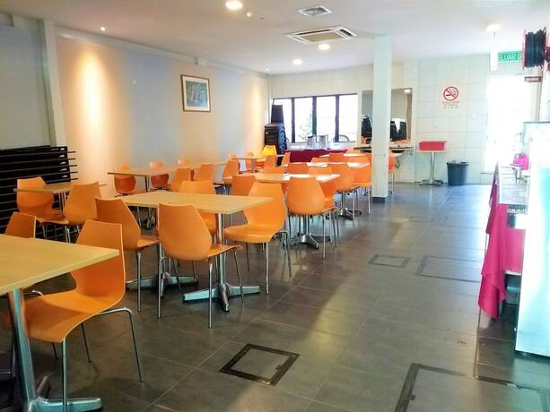 Imagen del bar/restaurante del Hotel Hotel Jelai Raub. Foto 12