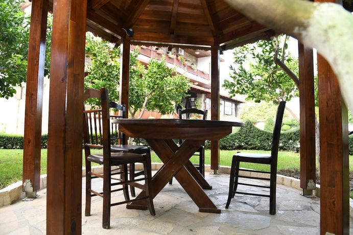 Imagen del bar/restaurante del Hotel Hotel Kaceli. Foto 5