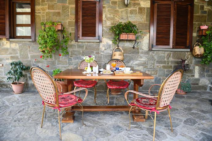 Imagen del bar/restaurante del Hotel Hotel Kaceli. Foto 10