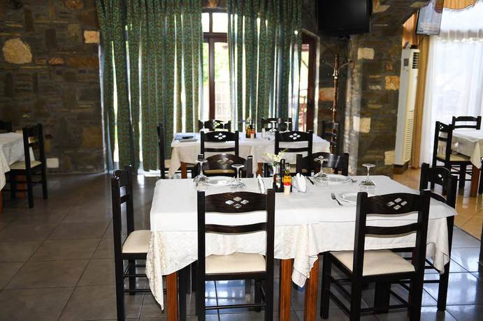 Imagen del bar/restaurante del Hotel Hotel Kaceli. Foto 12