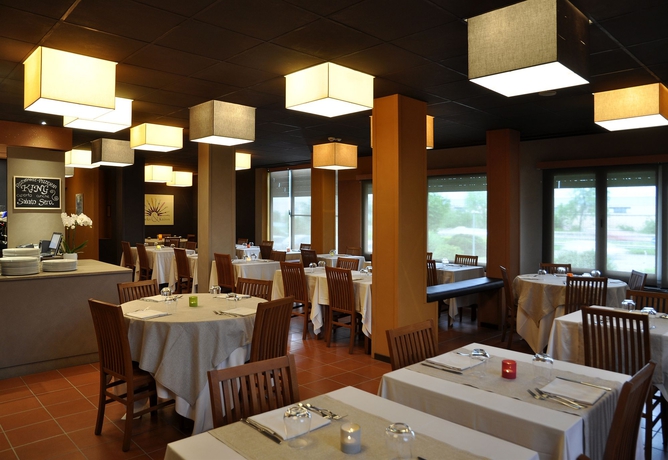 Imagen del bar/restaurante del Hotel Hotel King - By R Collection Hotels. Foto 2