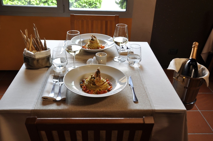 Imagen del bar/restaurante del Hotel Hotel King - By R Collection Hotels. Foto 4