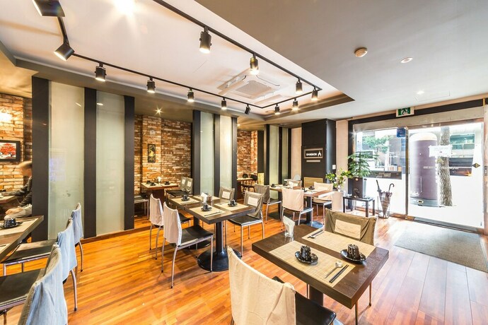 Imagen del bar/restaurante del Hotel Hotel Kobos. Foto 3