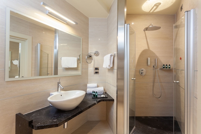 Imagen de la habitación del Hotel Hotel Kristal Palace - Tonellihotels. Foto 16