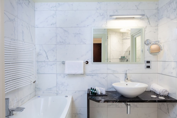 Imagen de la habitación del Hotel Hotel Kristal Palace - Tonellihotels. Foto 17