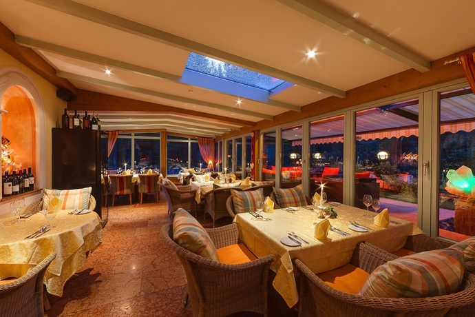 Imagen del bar/restaurante del Hotel Hotel Kristall, Gerlos. Foto 8