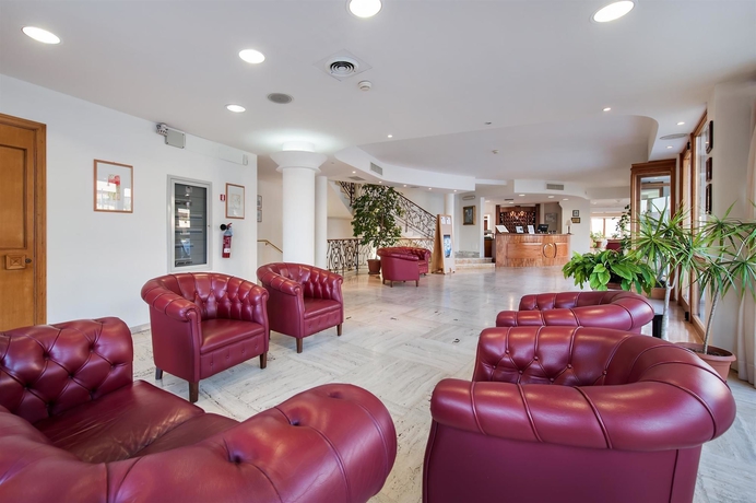 Imagen de los interiores del Hotel Hotel La Baia. Foto 9