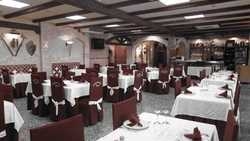 Imagen del bar/restaurante del Hotel Hotel La Brasa. Foto 2