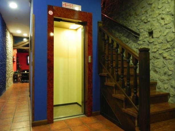 Imagen de los interiores del Hotel Hotel La Posada del Rey. Foto 19