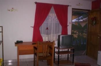 Imagen de la habitación del Hotel Hotel La Pyramide. Foto 9