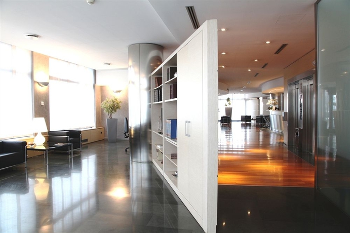Imagen de los interiores del Hotel Hotel La Spezia. Foto 12