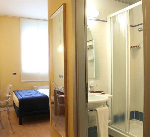 Imagen de la habitación del Hotel Hotel La Spezia. Foto 11