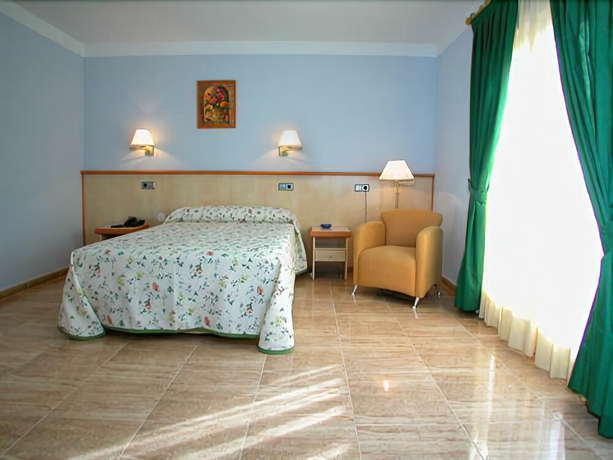 Imagen de la habitación del Hotel Hotel La Torre. Foto 4