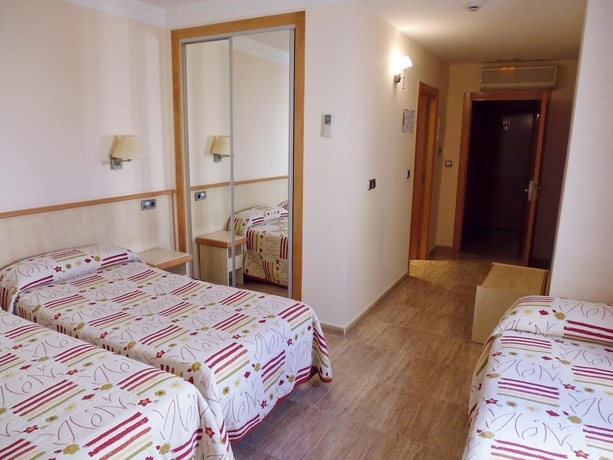 Imagen de la habitación del Hotel Hotel La Torre. Foto 7