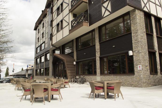 Imagen de los exteriores del Hotel Hotel Lavina. Foto 12