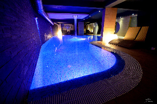 Imagen de la piscina del Hotel Hotel Lavina. Foto 19