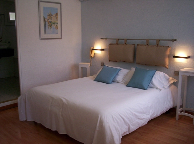 Imagen de la habitación del Hotel Hotel Le Bon Port. Foto 6