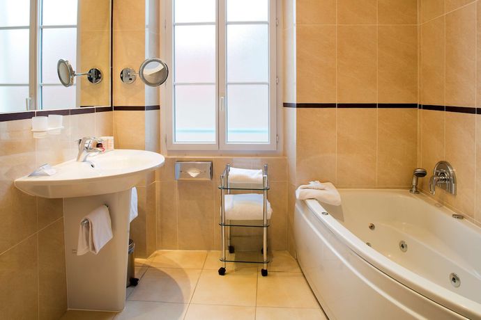 Imagen de la habitación del Hotel Hotel Le Mondial, BW Premier Collection. Foto 7