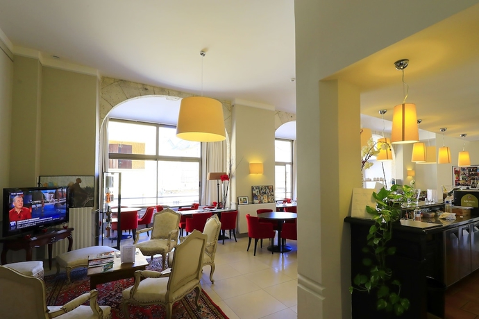 Imagen del bar/restaurante del Hotel Hotel Le Renoir. Foto 2