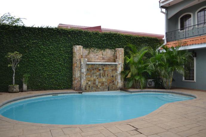 Imagen de la piscina del Hotel Hotel Leon Inn. Foto 18