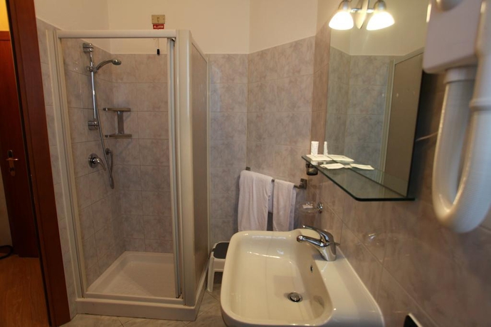 Imagen general del Hotel Hotel Lincoln. Foto 9