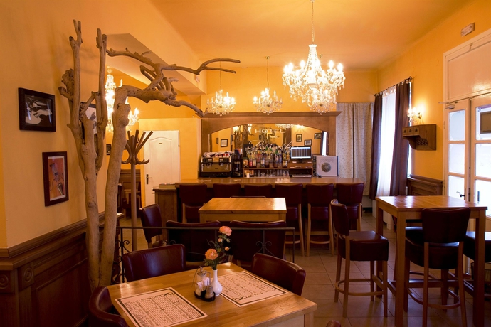 Imagen del bar/restaurante del Hotel Hotel Lisinski. Foto 4