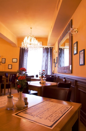 Imagen del bar/restaurante del Hotel Hotel Lisinski. Foto 6