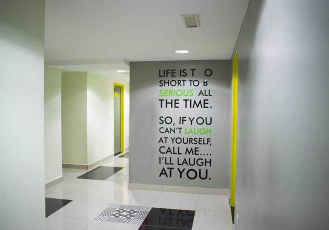 Imagen de los interiores del Hotel Hotel Living At Dsulaiman. Foto 13