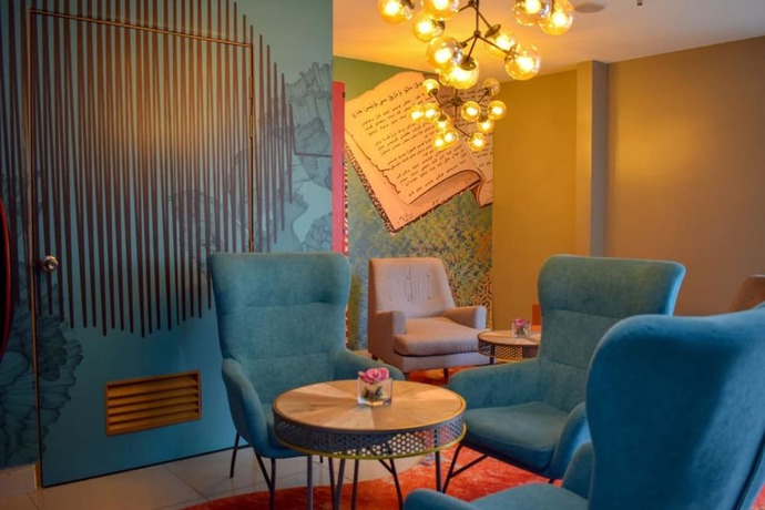 Imagen de los interiores del Hotel Hotel Living At Dsulaiman. Foto 14