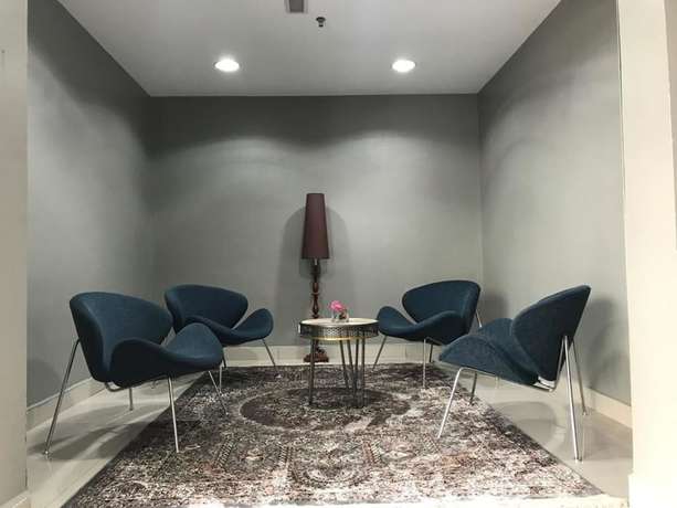 Imagen de los interiores del Hotel Hotel Living At Dsulaiman. Foto 18