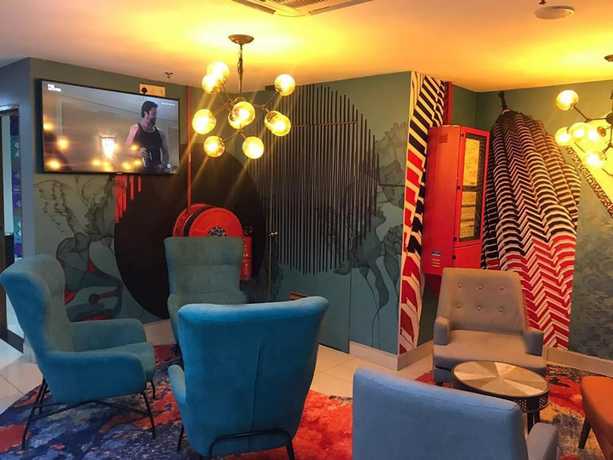 Imagen de los interiores del Hotel Hotel Living At Dsulaiman. Foto 19