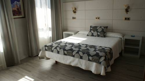 Imagen general del Hotel Hotel Los Naranjos. Foto 7