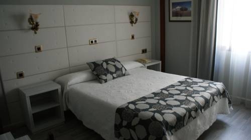 Imagen general del Hotel Hotel Los Naranjos. Foto 9