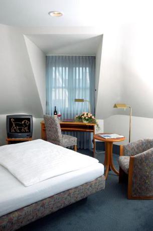 Imagen de la habitación del Hotel Hotel L&ouml;wen-Seckenheim. Foto 13