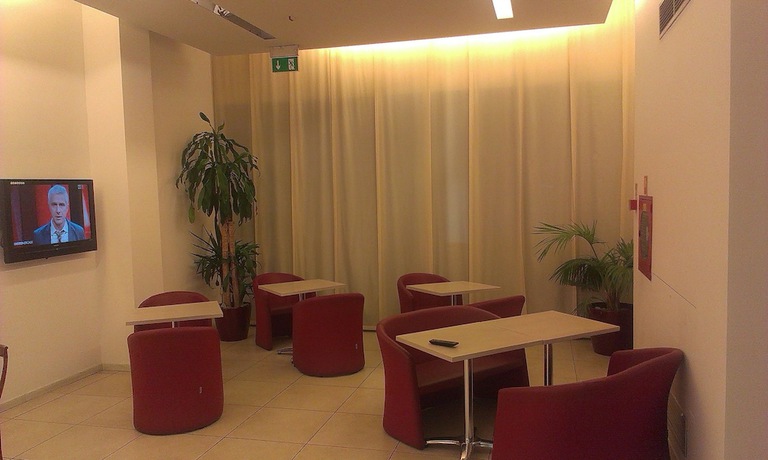 Imagen de los interiores del Hotel Hotel Lux Modena. Foto 11
