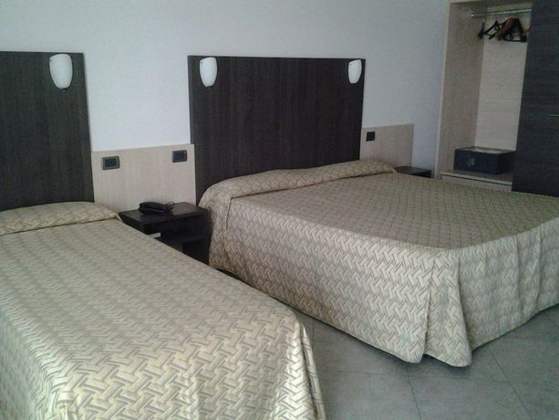 Imagen de la habitación del Hotel Hotel Lux Modena. Foto 4