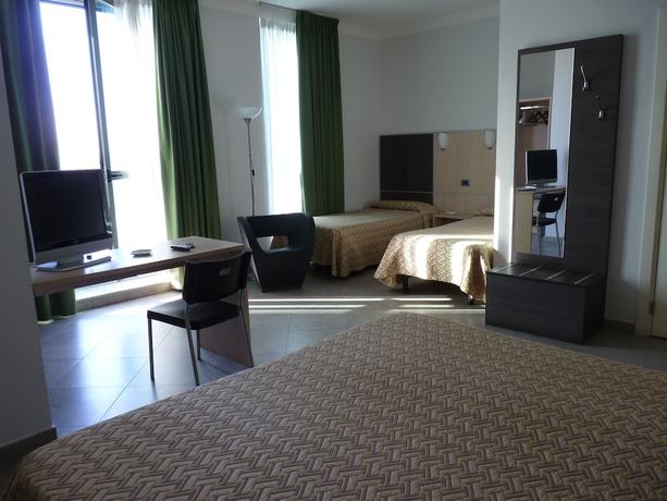 Imagen de la habitación del Hotel Hotel Lux Modena. Foto 5