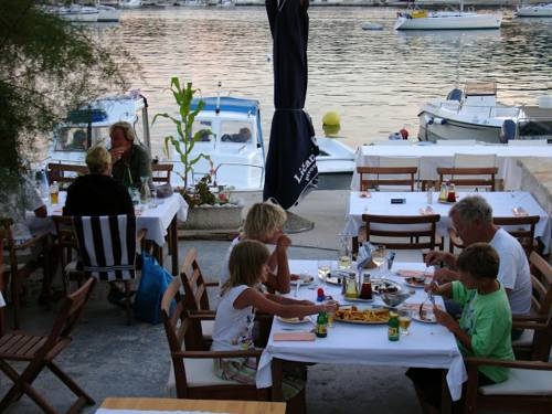 Imagen general del Hotel Hotel Maestral. Foto 9