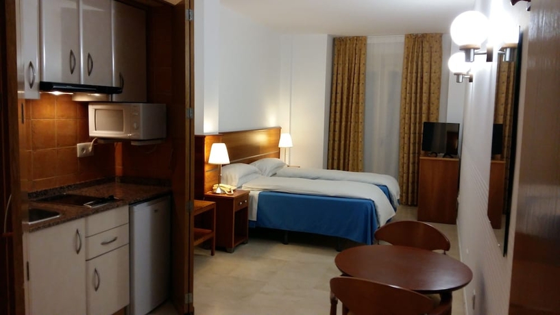 Imagen de la habitación del Hotel Hotel Mar Azul. Foto 3