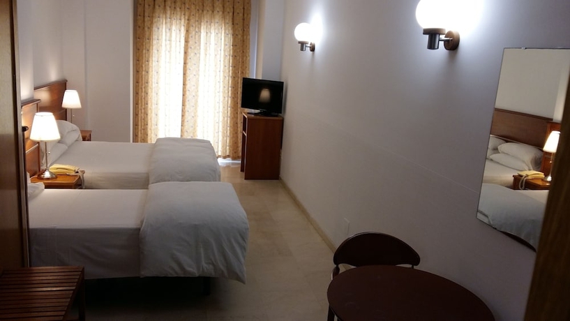 Imagen de la habitación del Hotel Hotel Mar Azul. Foto 9