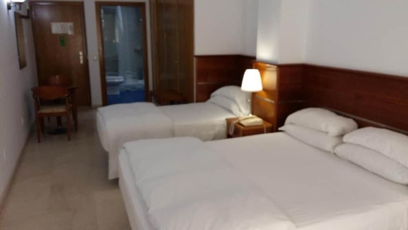 Imagen de la habitación del Hotel Hotel Mar Azul. Foto 13