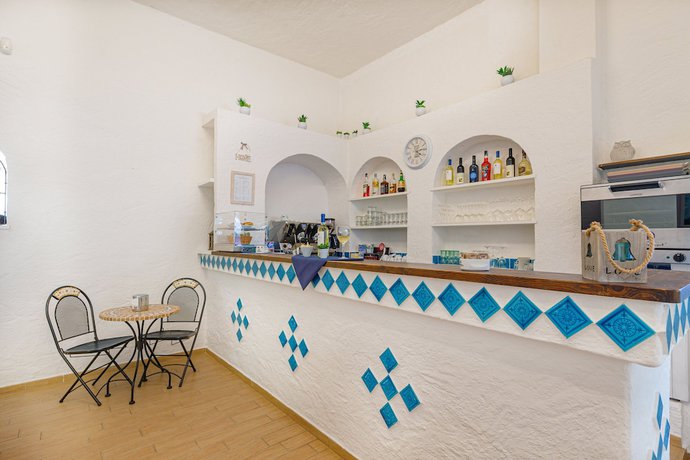 Imagen del bar/restaurante del Hotel Hotel Mare Blue. Foto 3