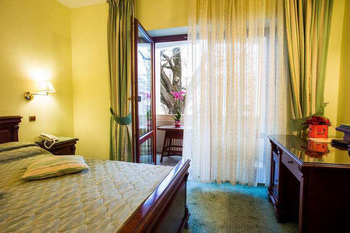 Imagen de la habitación del Hotel Hotel Maria, Botosani. Foto 6